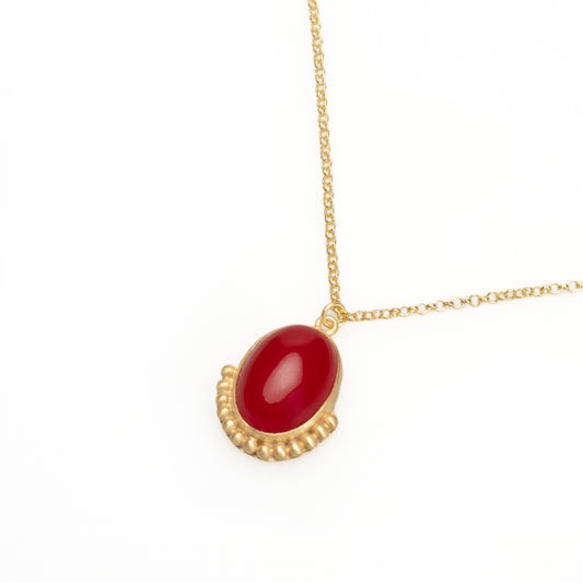 Elegant 18k Gold Red Agate Necklace