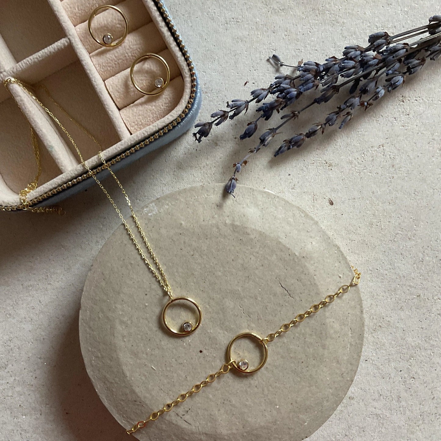 Dainty Minimal Gold Circle Necklace